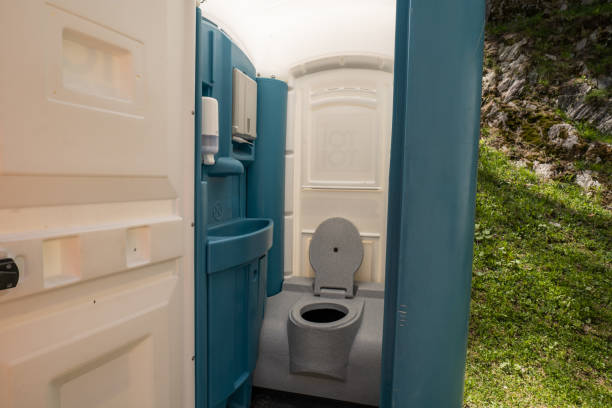 Best Portable restroom trailer rental  in Mayflower, AR